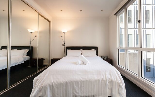 CLAUDE, 2BDR Melbourne Apartment