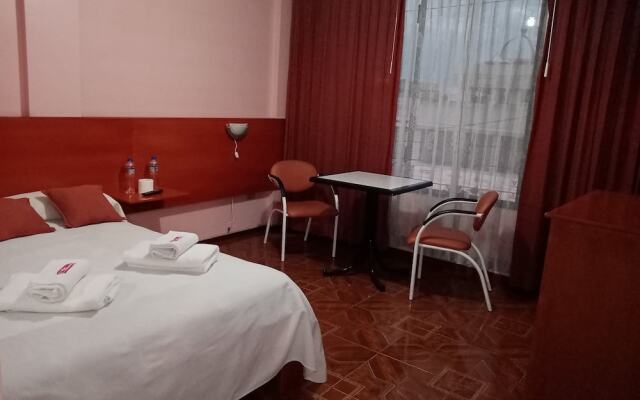 Water Palace Hostal