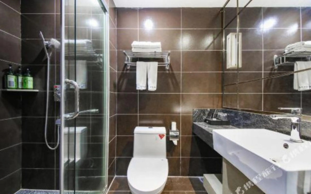 Yaji Hotel (Guanggu Square Wuhan Vocational and Technical University)