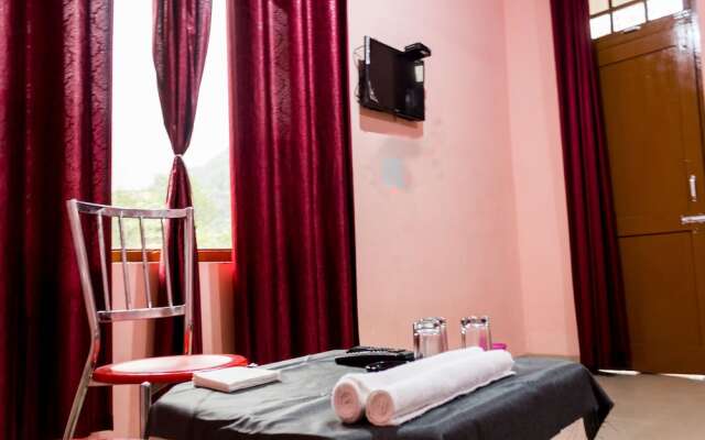 OYO 13846 Home Cozy Studio Naddi