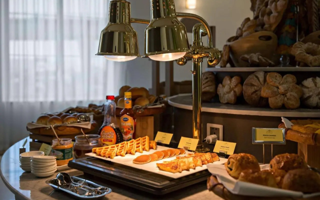 Wyndham Danang Golden Bay – Meal – Da Nang