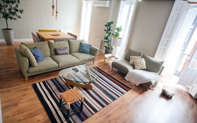 Heima Homes Puerta del Sol Palacio Real cinema