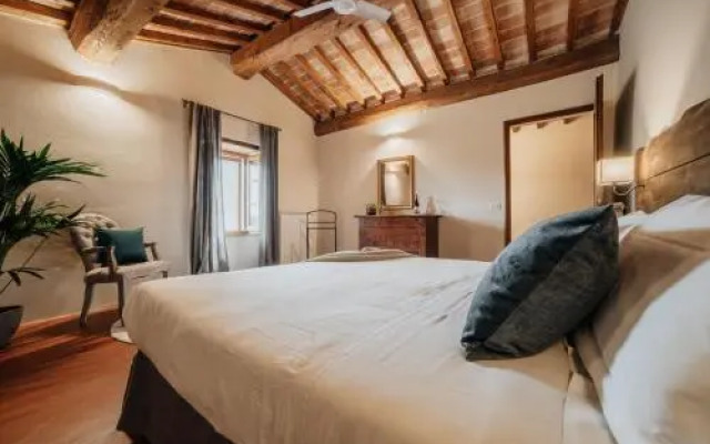 Cavarciano Farmhouse