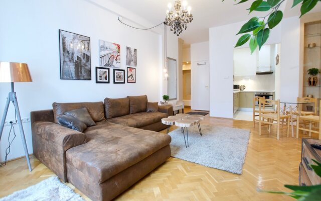 Standard Apartment by Hi5 - Madách Imre 1