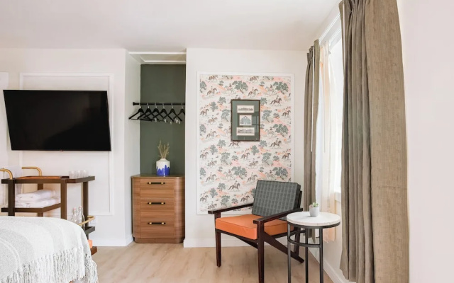 Salt Ranch Hotel
