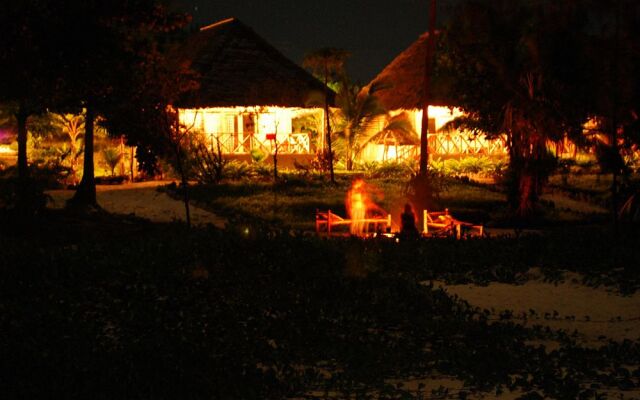 Domokuchu Beach Bungalows