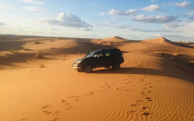 Sahara Sabaku Tour Camp