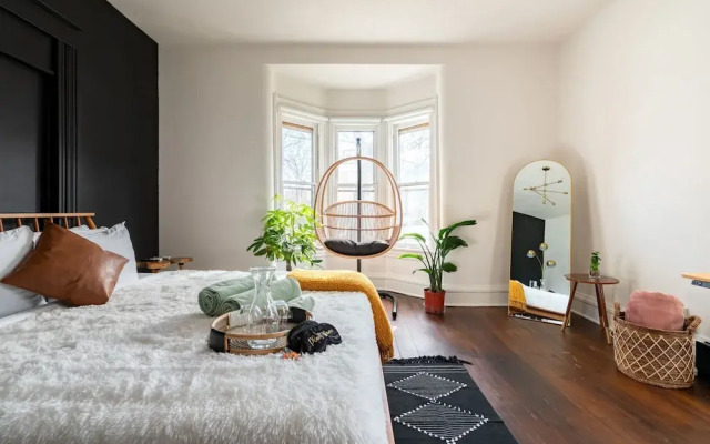 Prime Location Top Rated Clean Parking Free