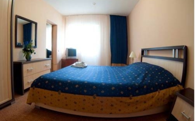 Yunost Hotel