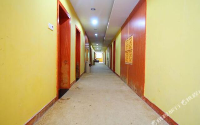 Yaoli Wolongtan Hotel