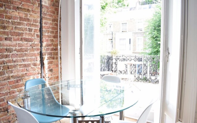 1 Bedroom Flat in Notting Hill With Mezzanine