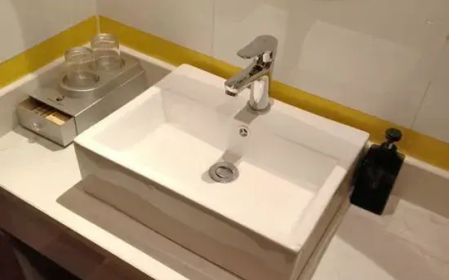 Juban Hotel (Hefei Yaohai Wanda Station Tang Subway Station Store)