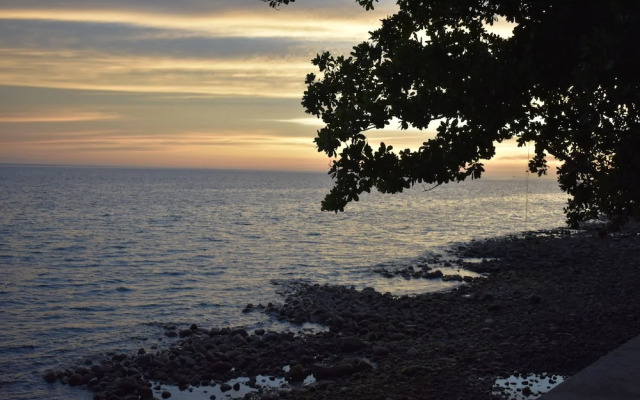 Seaside Travelers Inn by Camiguin Island Home