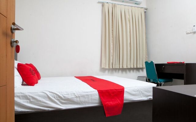 RedDoorz @ Babakan Jeruk 2