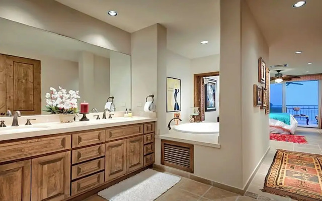 Condo Bella Sirena 805 C by Kivoya