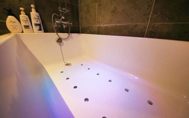 IMT 1 Hotel Wolgot