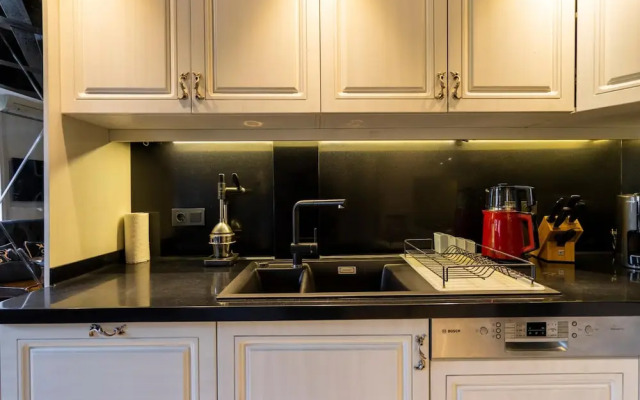 Bosphorus View Duplex w Terrace in Ortakoy