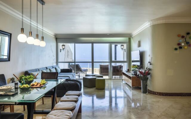 Netanya Panoramic Sea-View 4BR Apartment