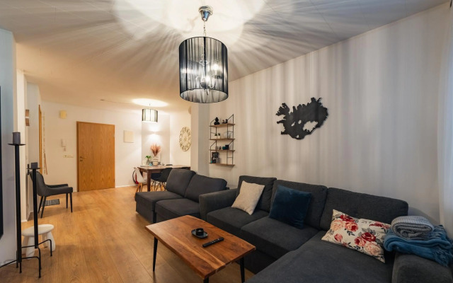 H100 Lovely 1-bedroom apartment on the main street