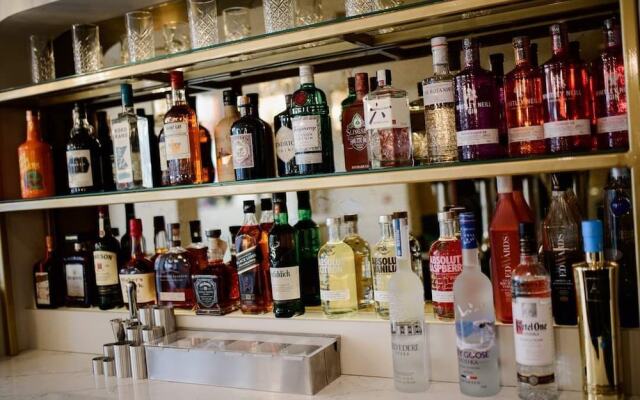 The Exchange Coach House Inn