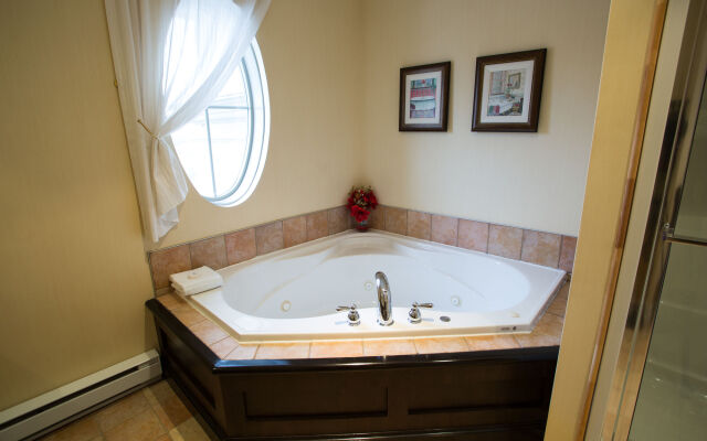 Hotel Vallea Bromont, Tapestry Collection by Hilton