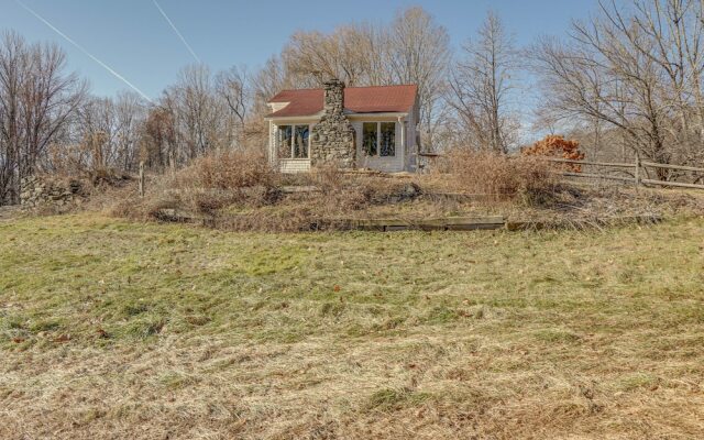 Cozy Berkshires Cottage w/ 11 Private Acres!