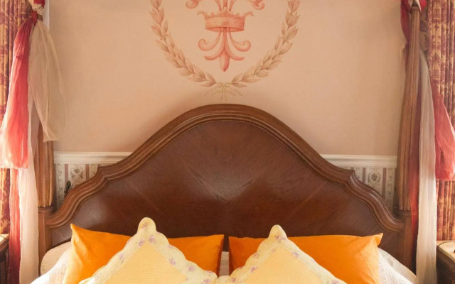 The Heritage House & Garden