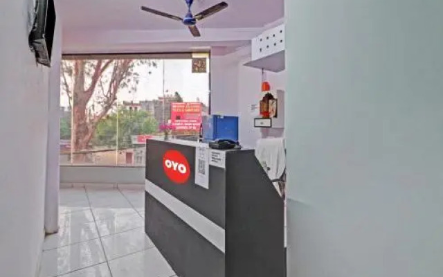 OYO 89612 Hotel Red Stone