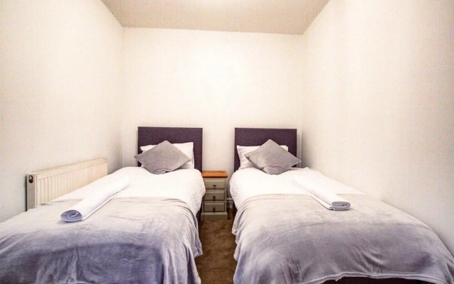 3 Bedroom Flat Central Gillingham Town