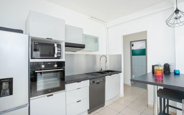 Apartment with 2 Bedrooms in Les Trois-Îlets, with Wonderful City View, Enclosed Garden And Wifi - 50 M From the Beach