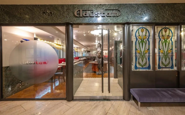 New Osaka Hotel