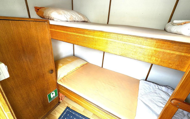 Rhythm Floating Hostel - Zadar