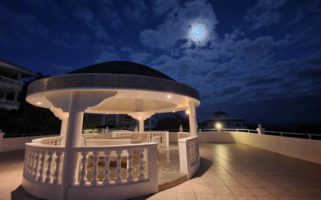 Lingganay Boracay Hotel Resort