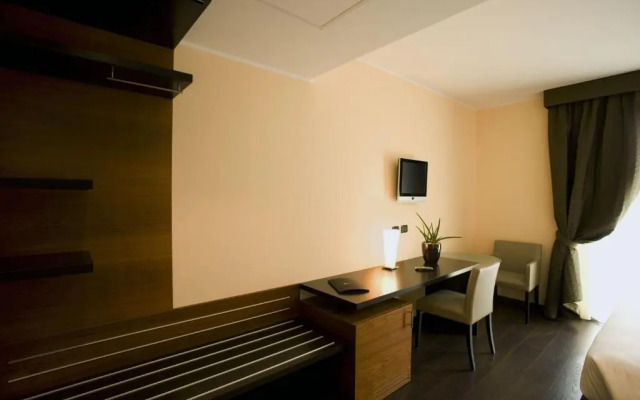 Red's Redaelli Hotel