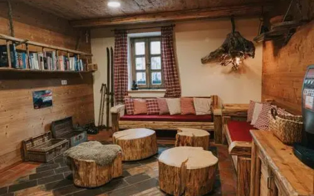 Hostel Lukna
