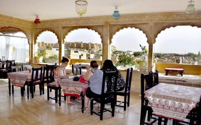 Vista Rooms at Patwa Haveli Road