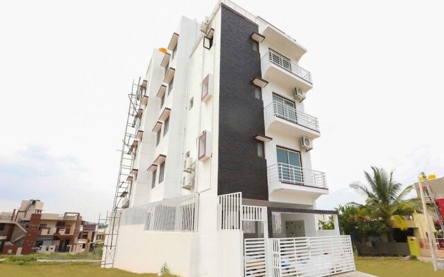 OYO 18600 Krish Lakeside Comforts