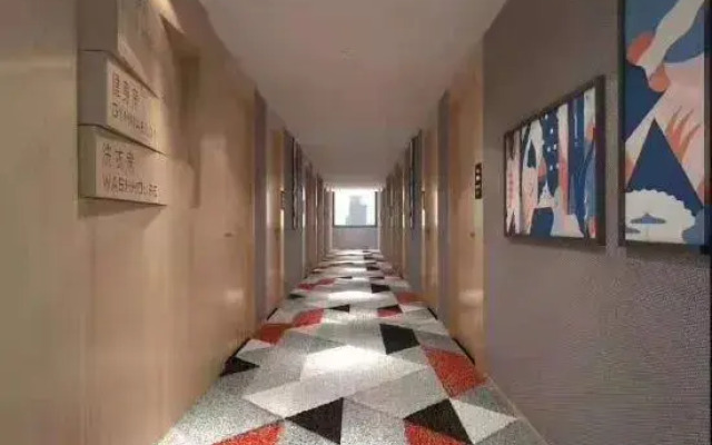 Shangyou Hotel (Xinzheng Guodian Town Huangjin Avenue)