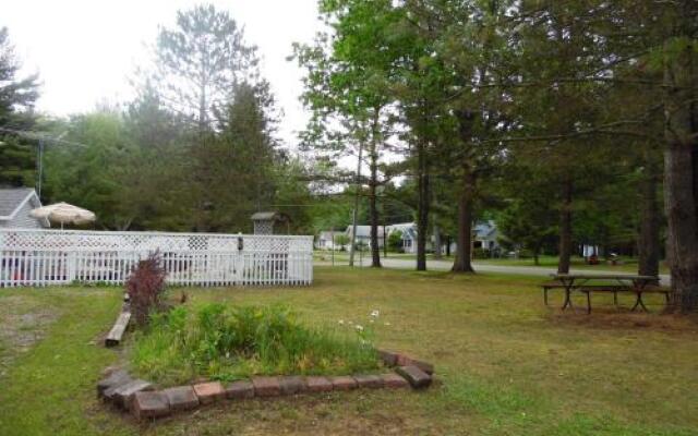 East Tawas Rustic Retreat