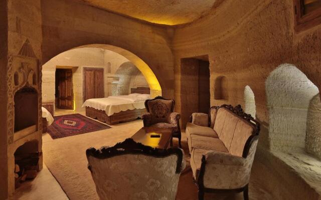 Family Cave Suites Hotel