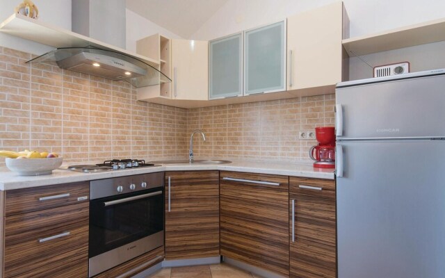 Nice Apartment in Lumbarda With 2 Bedrooms and Wifi