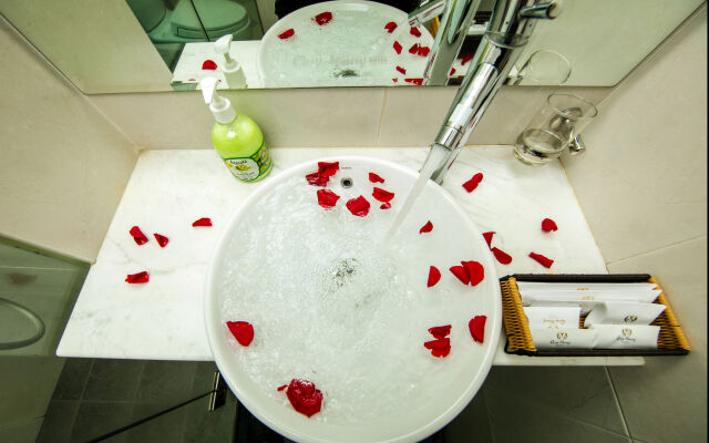 Quy Hung Hotel