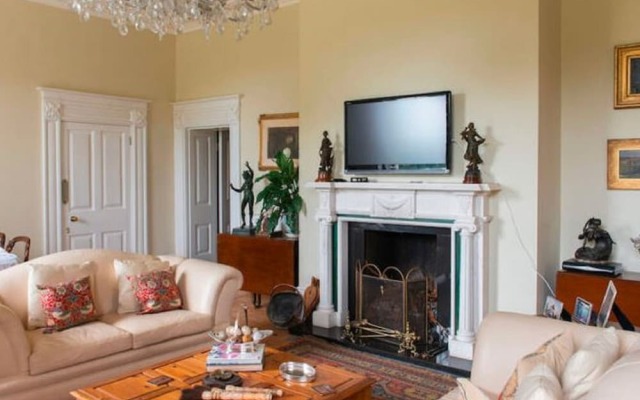 Lavish Holiday Home in Worcestershire With Jacuzzi