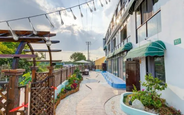 YunLu Homestay (Shanghai International Tourism Resort)