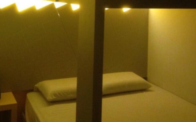 Warm Blanket Hotel - Hostel