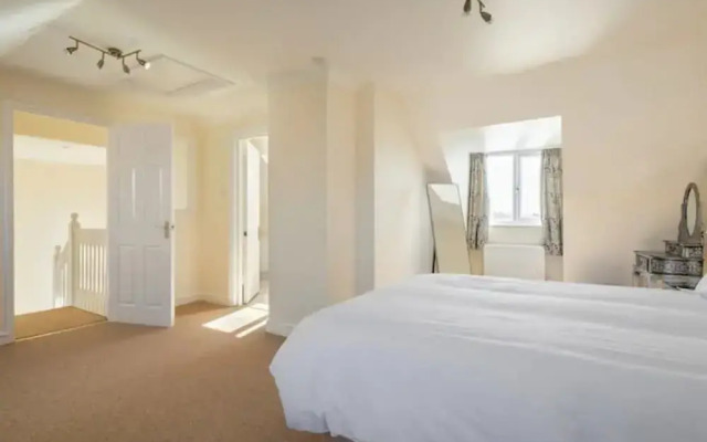 Abingdon House - 4 BR on the Marina