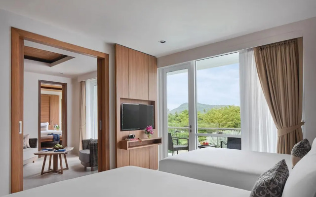 Splash Beach Villa Resort