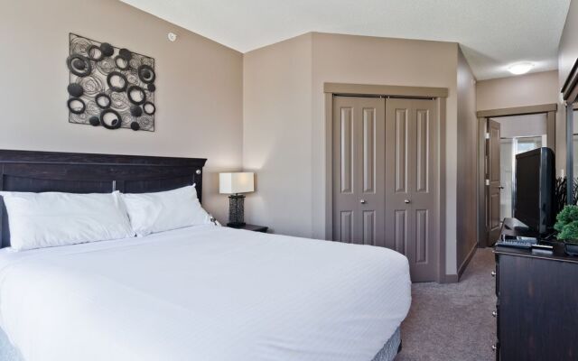 Suite Digs Riverfront