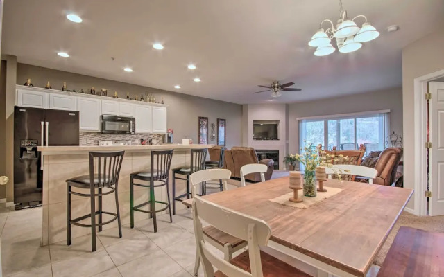 Spacious Lakefront Condo w/ Views in Camdenton!