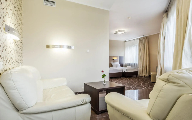 Hotel Victor Pruszków DeSilva